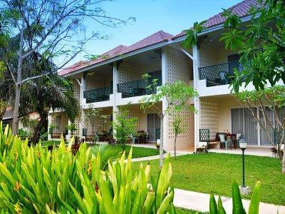 Casuarina Jomtien Hotel- Baramie Residence Kültér fotó